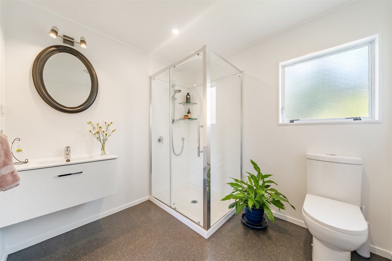 7 Oaklands Grove, Clouston Park, Upper Hutt - Carousel 25