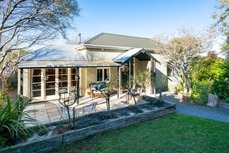 24 Hart Street, Belleknowes, Dunedin - Carousel 1
