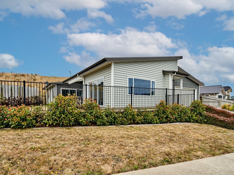 107 Queen Charlotte Drive, Aotea, Porirua - Carousel 26