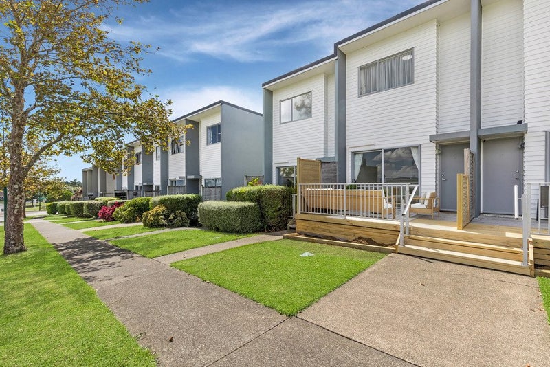 53/7 Kelvin Hart Drive, East Tamaki, Auckland - Carousel 1