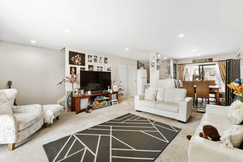 18 Spalding Rise, Golflands, Auckland - Carousel 2