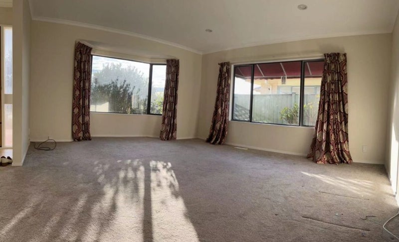 16 Middlefield Dr, East Tamaki Heights, Manukau - Carousel 2