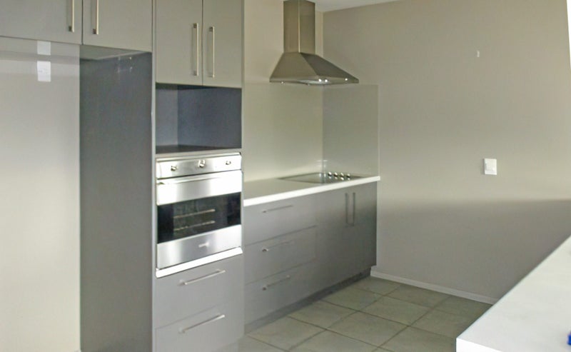 2 Mystery Grove, Lake Hayes, Queenstown - Carousel 2