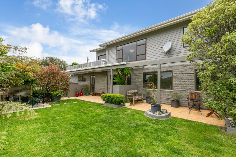 30 Woodman Drive, Tawa, Wellington - Carousel 1