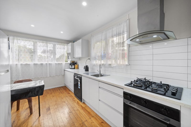 54 Windrush Close, Mangere, Auckland - Carousel 2