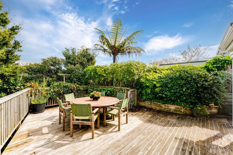 30 Lucknow Terrace, Khandallah, Wellington - Carousel 2