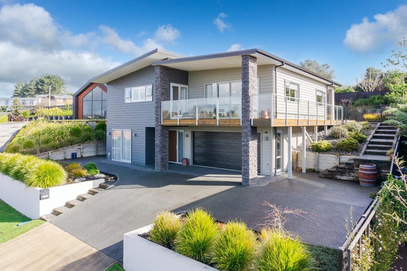 22 Oak Ridge Drive, Te Awamutu, Te Awamutu - Carousel 1