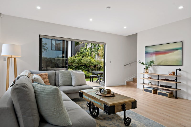 10D Windlass Street, Long Bay, Auckland - Carousel 2