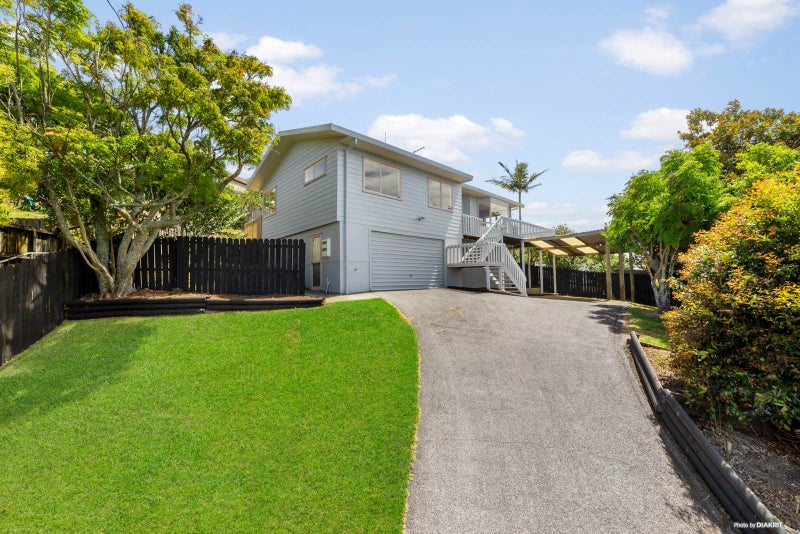 7 Camilla Grove, Totara Vale, Auckland - Carousel 1