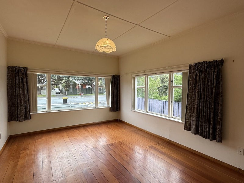 187 The Parade, Island Bay, Wellington - Carousel 2