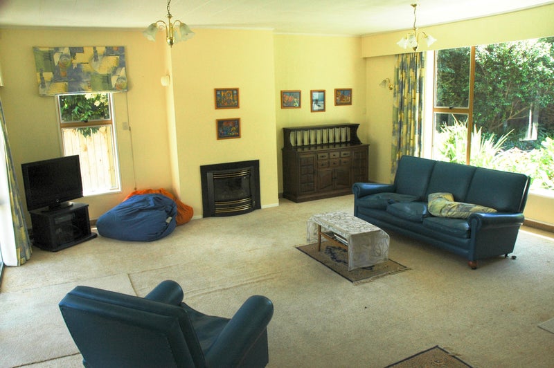 34 Summerhill Drive, Fitzherbert, Palmerston North - Carousel 2