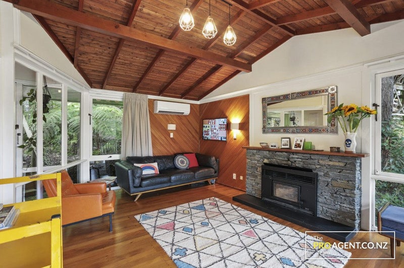 20 Tainui Road, Titirangi, Auckland - Carousel 2