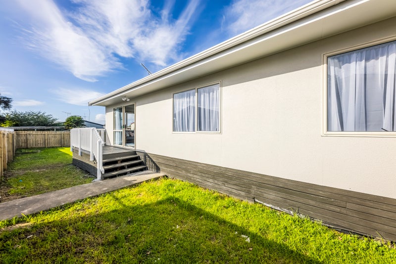 3/136 Shifnal Drive, Randwick Park, Auckland - Carousel 2