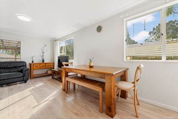 14 Ballial Place, West Harbour, Auckland - Carousel 2