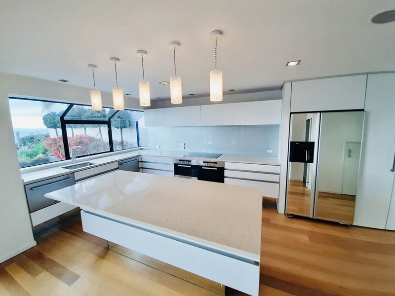 1/909 Beach Road, Waiake, Auckland - Carousel 2