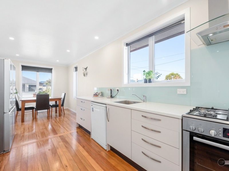 51 Golders Road, Elderslea, Upper Hutt - Carousel 2