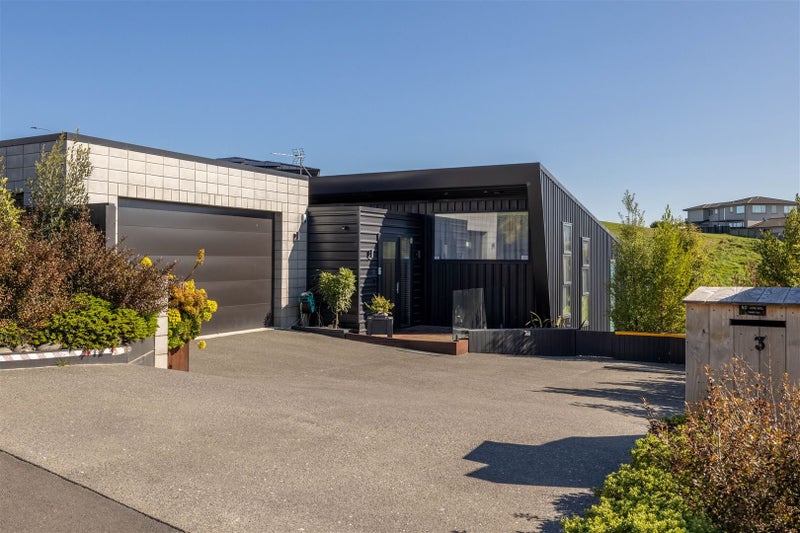 3 Caldberg Close, Westmorland, Christchurch - Carousel 2