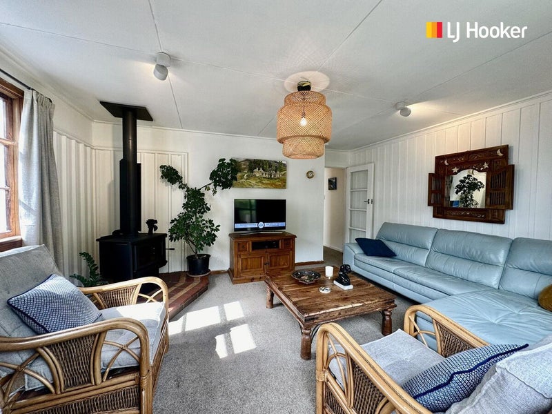 1 Kowhai Street, Ravensbourne, Dunedin - Carousel 2