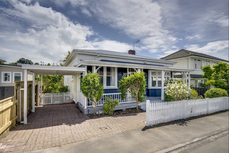 5 May Avenue, Hospital Hill, Napier - Carousel 21