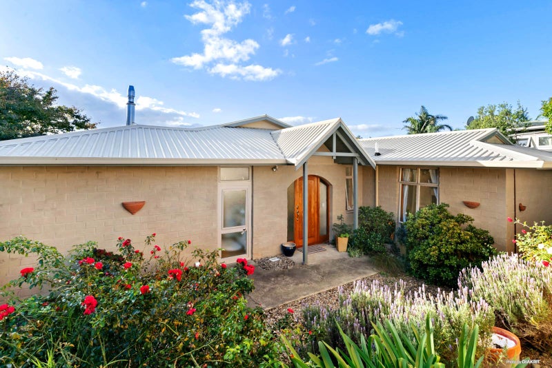 1358A Whangaparaoa Road, Army Bay, Whangaparaoa - Carousel 1
