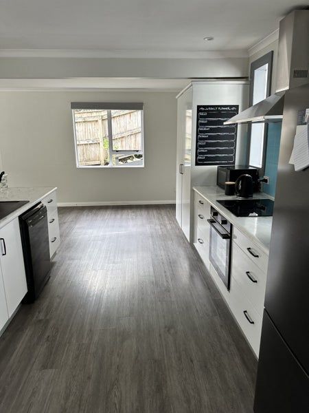 114 Pinehaven Road, Pinehaven, Upper Hutt - Carousel 2