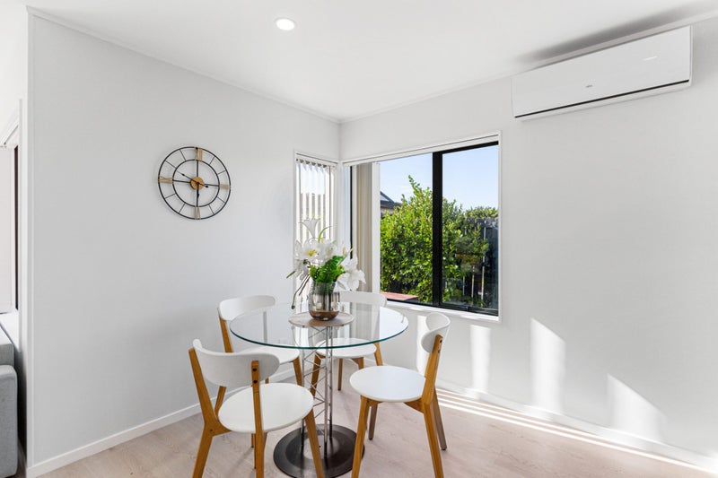 9 Eloise Place, Clendon Park, Auckland - Carousel 2