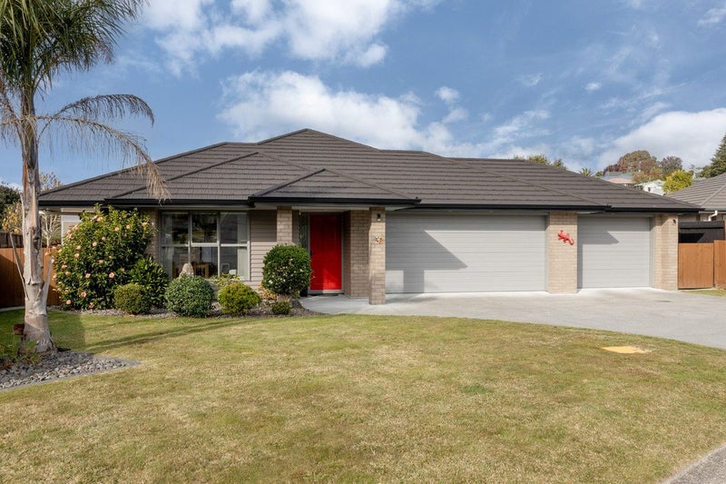 56 Fairfax Crescent, Pyes Pa, Tauranga - Carousel 1