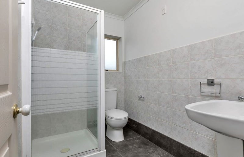 12 Queensway, Three Kings, Auckland - Carousel 21