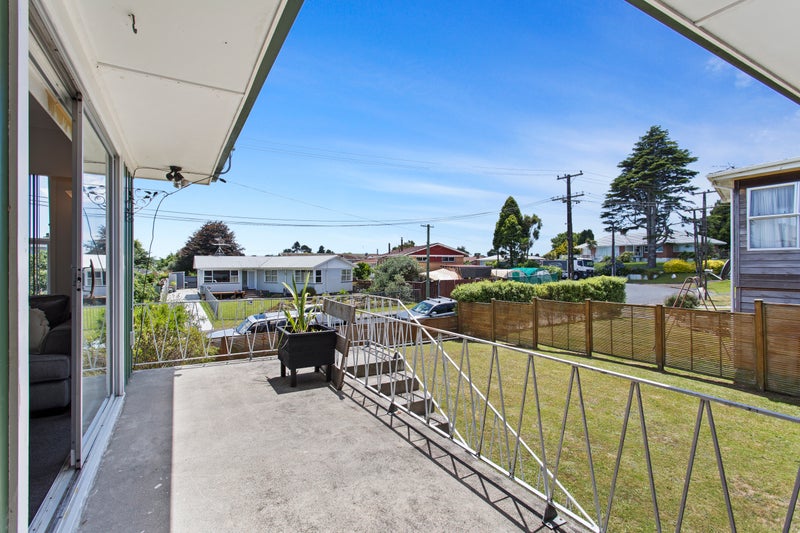 15 Halberg Street, Glenfield, Auckland - Carousel 2