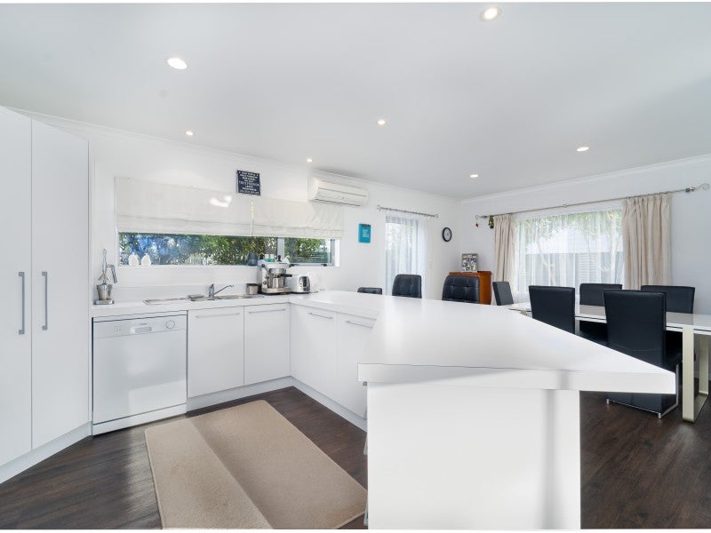 78 Regent Street, Martinborough - Carousel 2