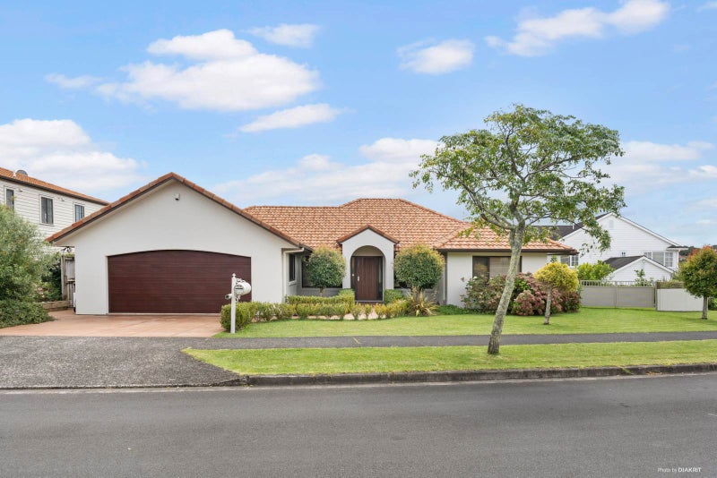 54 Mt Lebanon Crescent, The Gardens, Auckland - Carousel 1