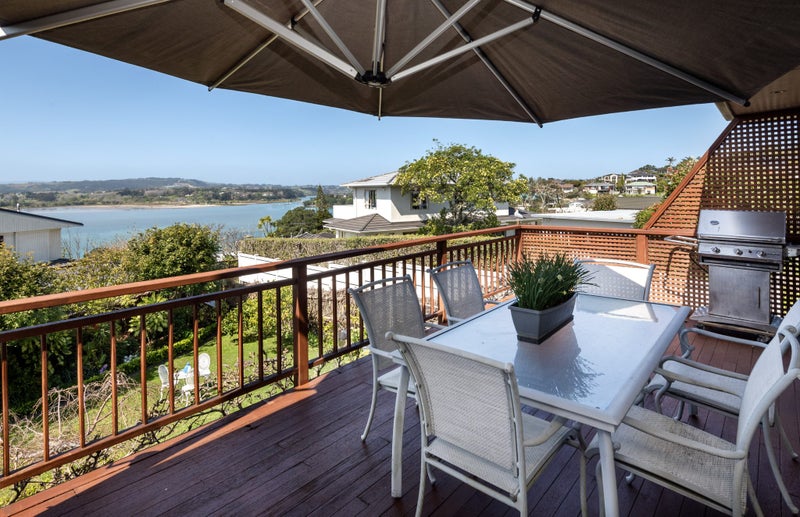 111A Pah Road, Cockle Bay, Auckland - Carousel 1