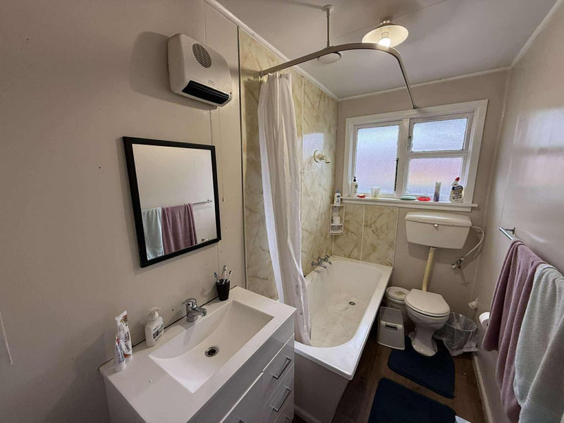 2/410 Worcester Street, Linwood, Christchurch - Carousel 14