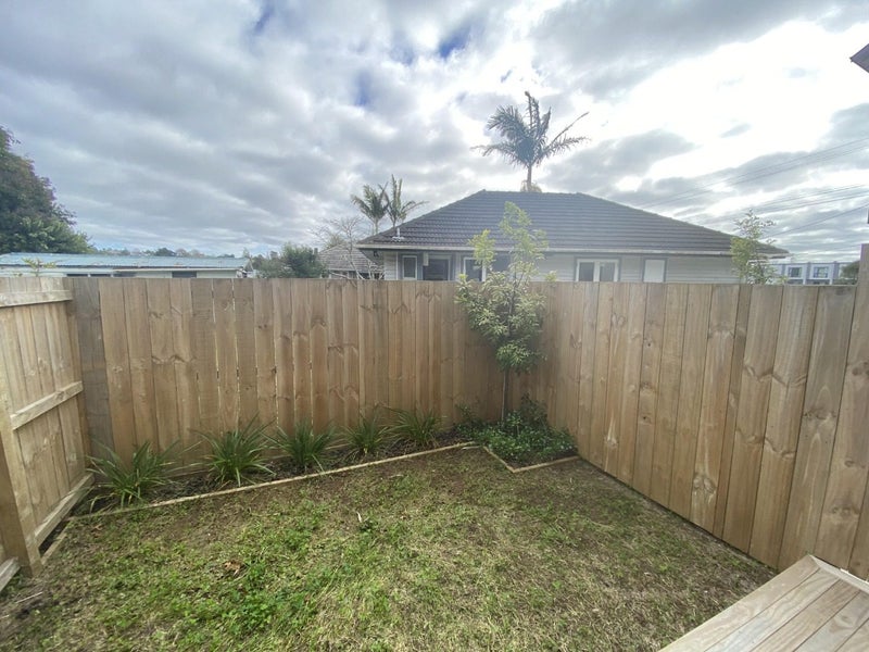 5/28 Smythe Road, Henderson, Auckland - Carousel 10