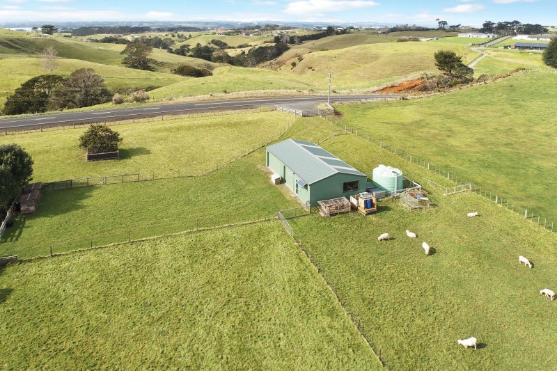 1231 Awhitu Road, Waiuku - Carousel 2