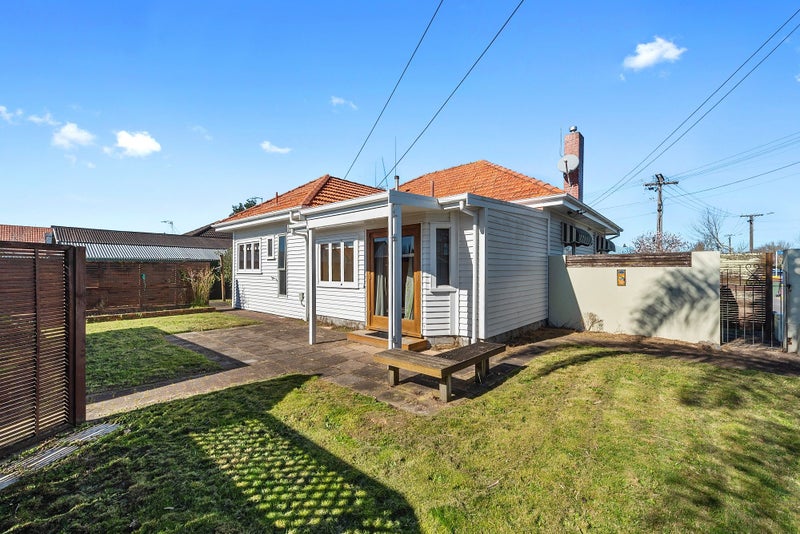 65 Cook Street, Hamilton East, Hamilton - Carousel 1