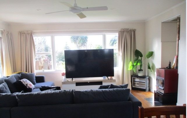 10 Whitworth Road, Utuhina, Rotorua - Carousel 2