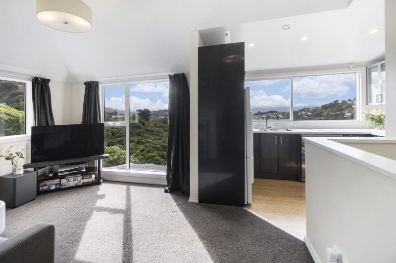 79 Chartwell Drive, Crofton Downs, Wellington - Carousel 1