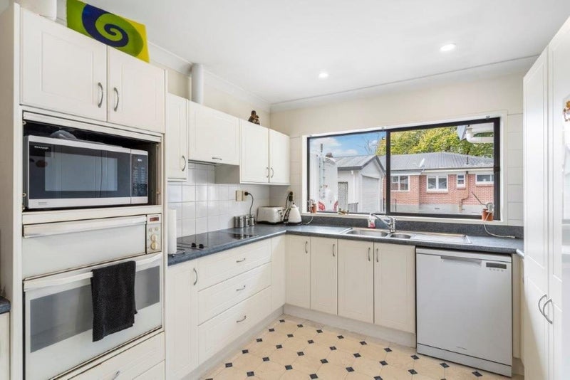 401B Great South Road, Opaheke, Papakura - Carousel 1