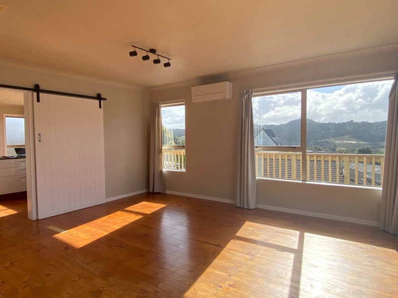 8 Ocean View Road, Hatfields Beach, Orewa - Carousel 1