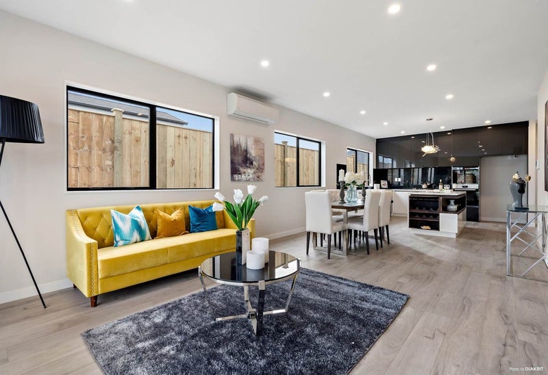 4 Cloonlyon Drive, Flat Bush, Auckland - Carousel 2