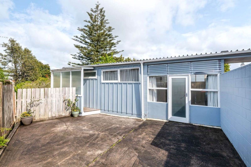 5/9 Orcades Place, Lynfield, Auckland - Carousel 1