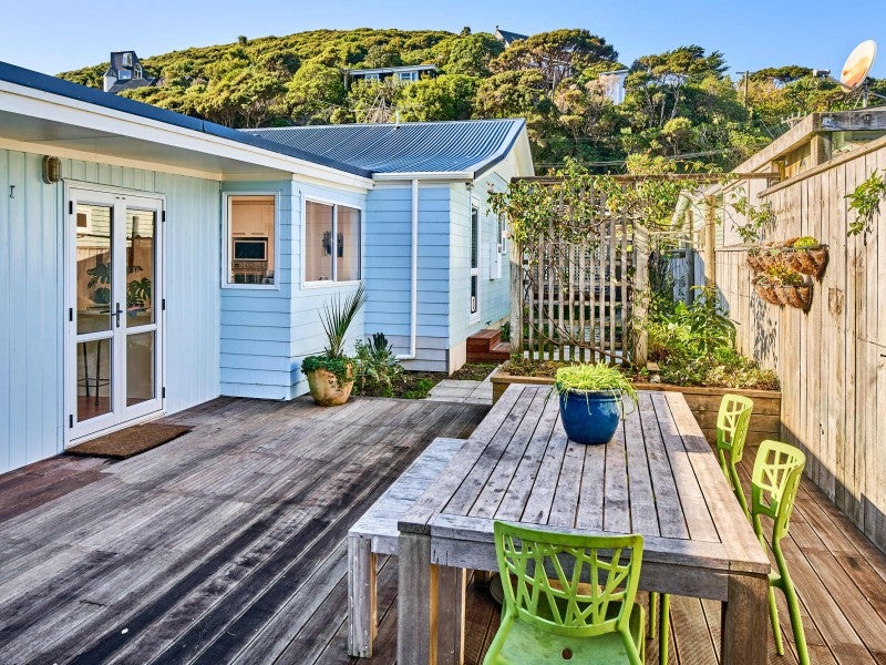 43 Cluny Road, Plimmerton, Porirua - Carousel 1