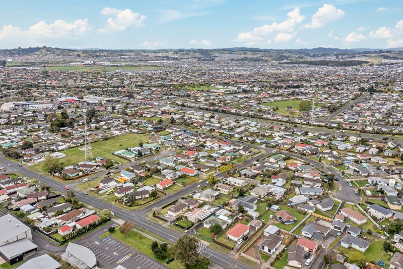 1 Serrano Place, Clover Park, Auckland - Carousel 28