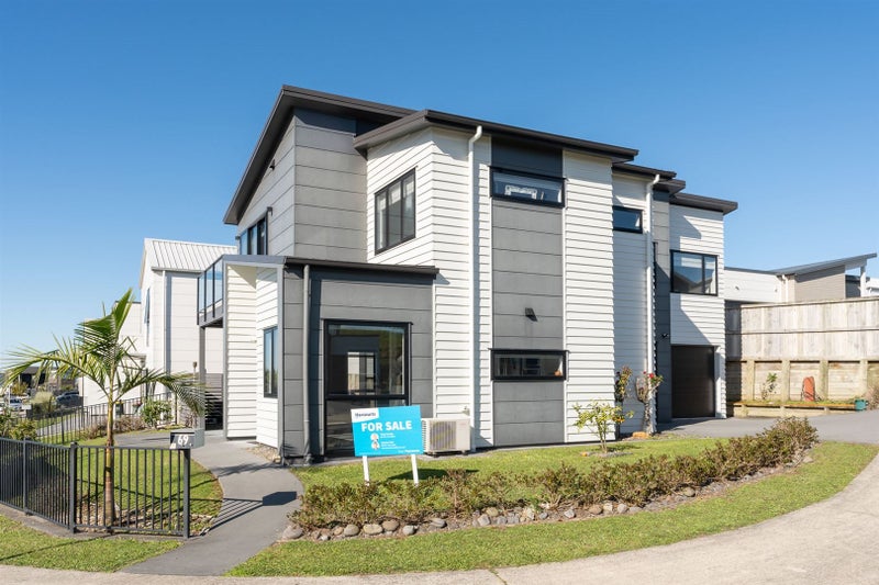 69 Tennille Street, Flagstaff, Hamilton - Carousel 1