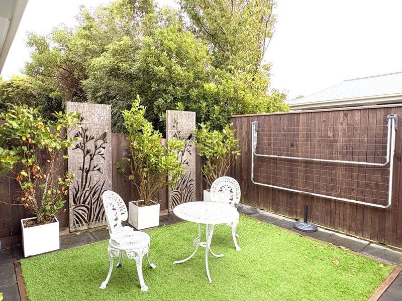 19A Colchester Crescent, Newlands, Wellington - Carousel 14