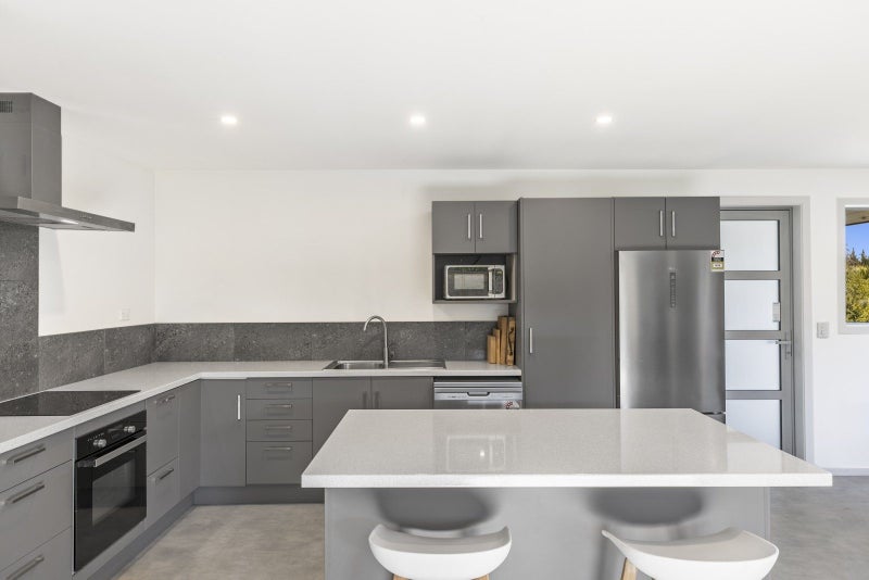 13 Bell Street, Lake Hāwea - Carousel 2