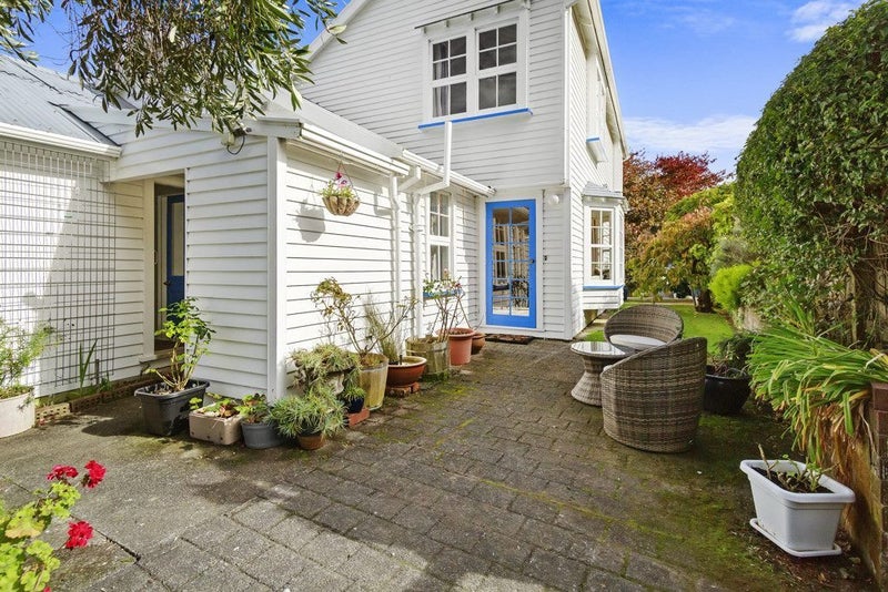 20 Park Road, Belmont, Lower Hutt - Carousel 1