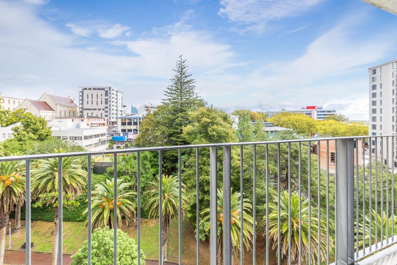 6C/18 Scotia Place, Auckland Central, Auckland - Carousel 1