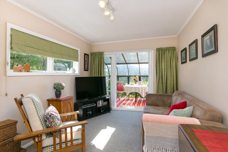 79 Makara Road, Karori, Wellington - Carousel 2